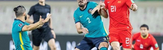 yunkai官网-洛国富下场对阵日本将停赛 吴曦等六名球员存隐患