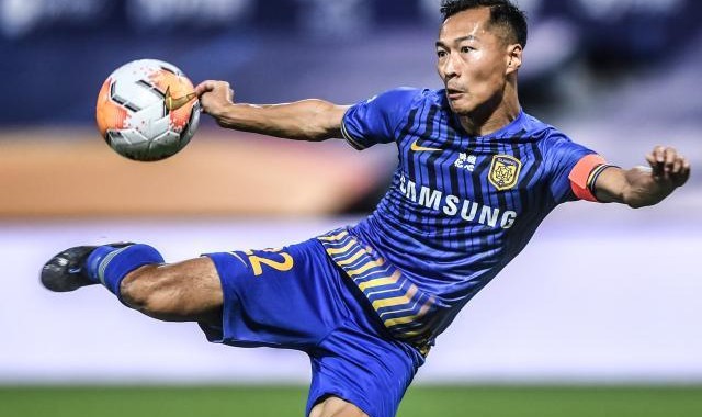 沪媒：阿德里安加盟无悬念 中场升级解崔康熙心病