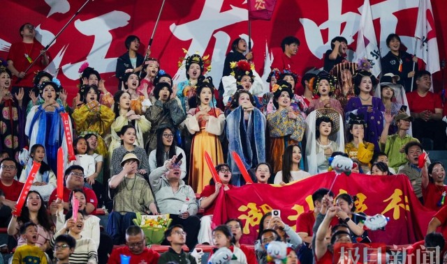 云开官网-潜江赛场内外皆精彩：来看一场球，爱上一座城