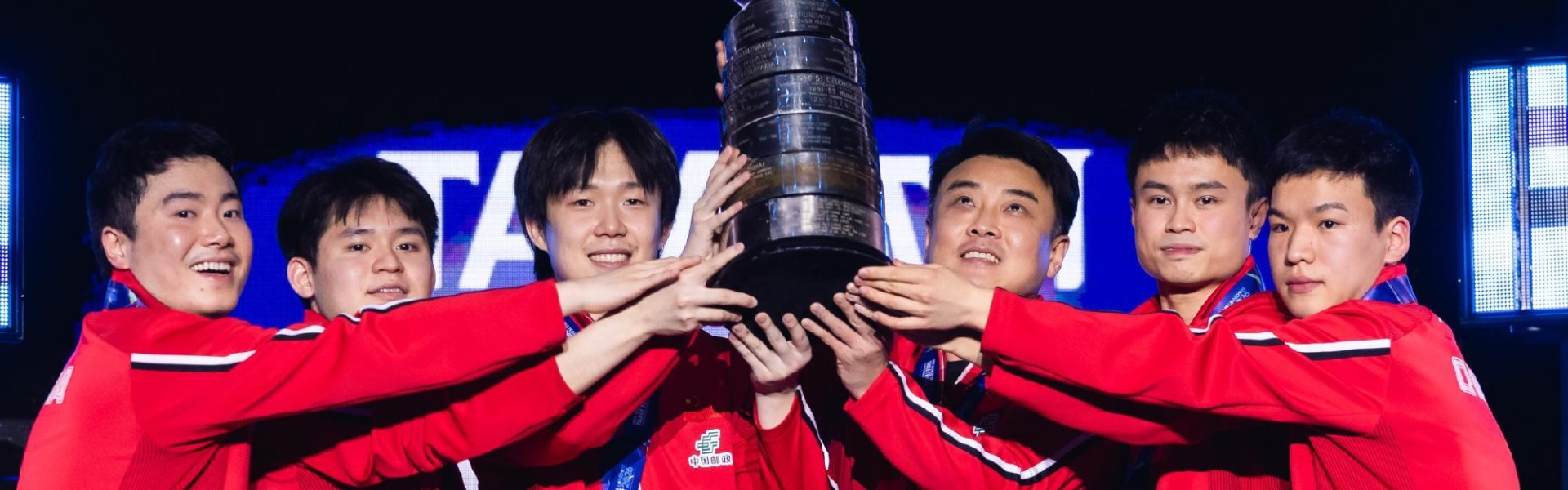云开体育-10胜0负夺冠+MVP！国乒26岁第一巨头吃蛋糕庆生：王皓打造新真核