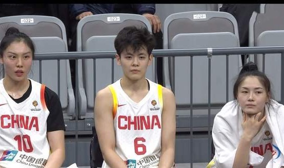 世预赛第1场：中国女篮半场领先马里队6分！韩旭9分，杨舒予9分